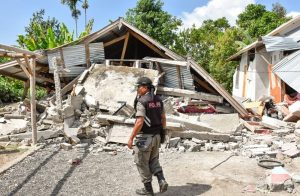 عاجل …تزايد ضحايا زلزال إندونيسيا إلى 44 ضحية وخسائر في المباني